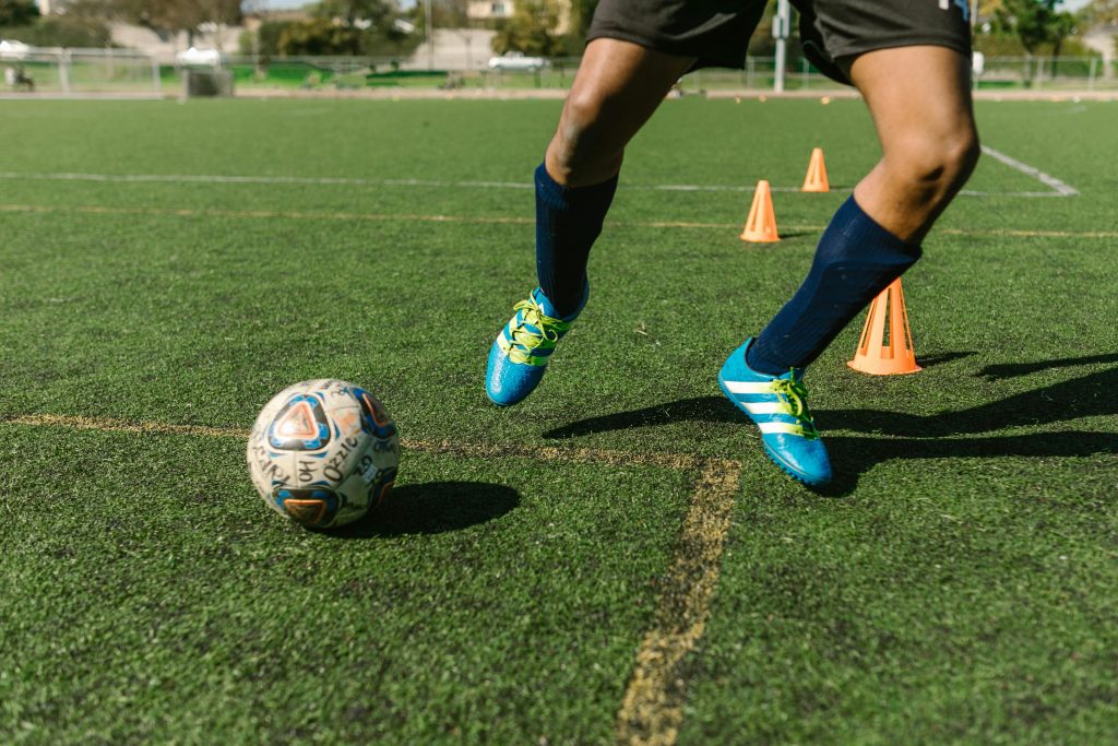 “Puma Men’s Football Shoes: Size Tips for Control and Agility”